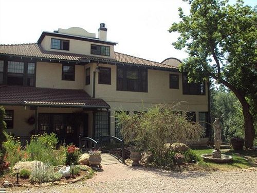 The Cheyenne Canon Hotel