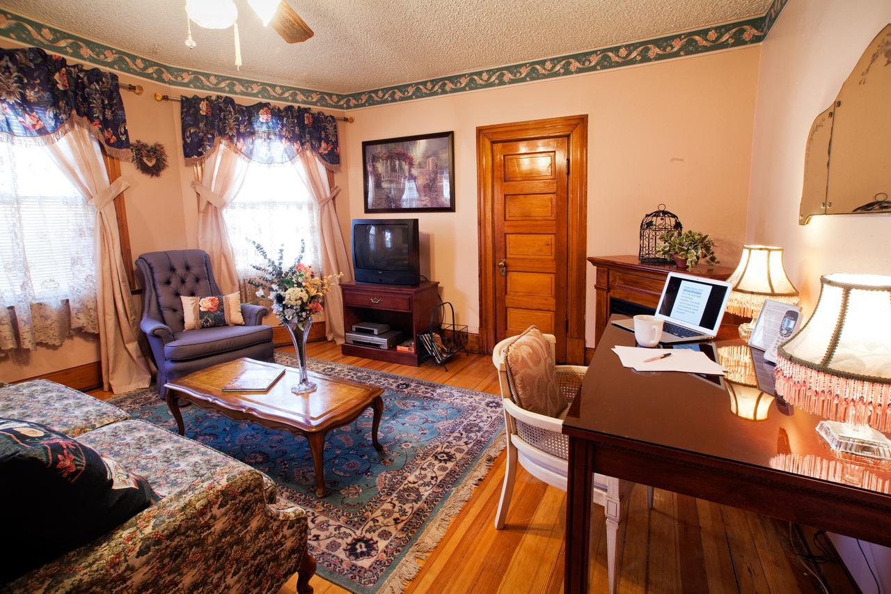 Holden House 1902 Bed & Breakfast Colorado Springs