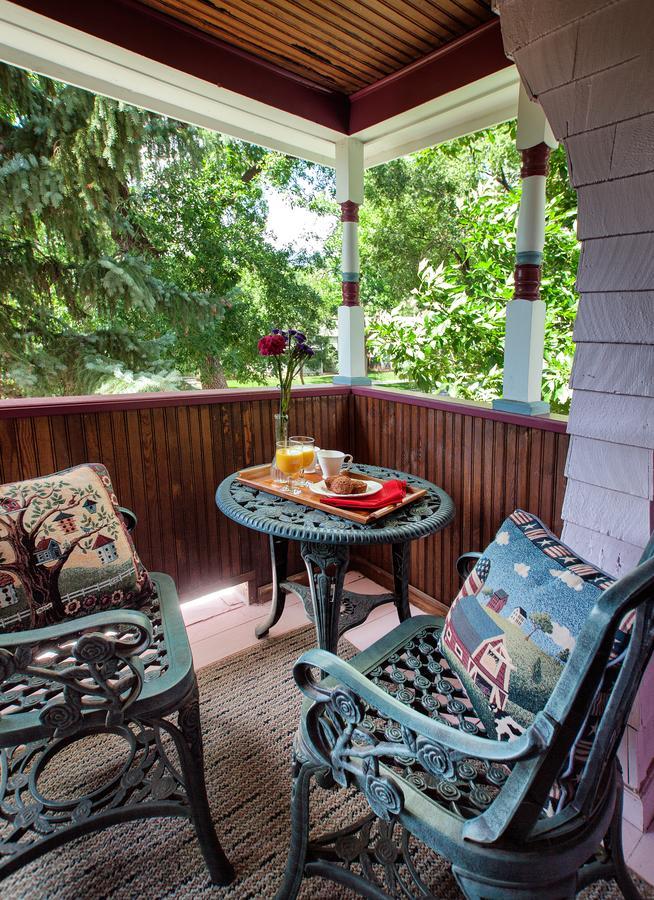 Bed & Breakfast Holden House 1902