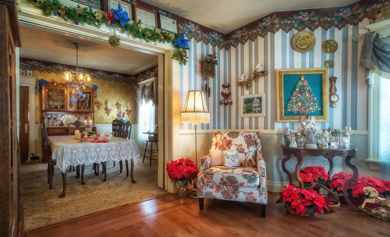 Bed & Breakfast Holden House 1902