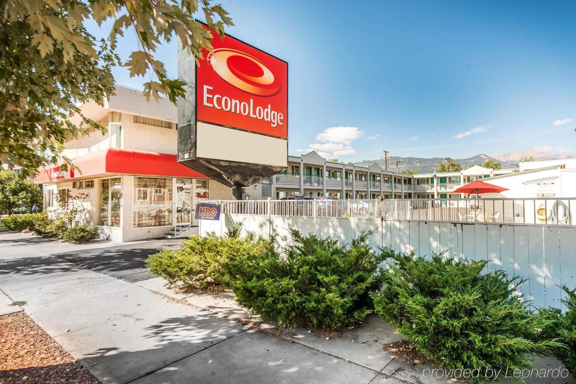 Econo Downtown Lodge *