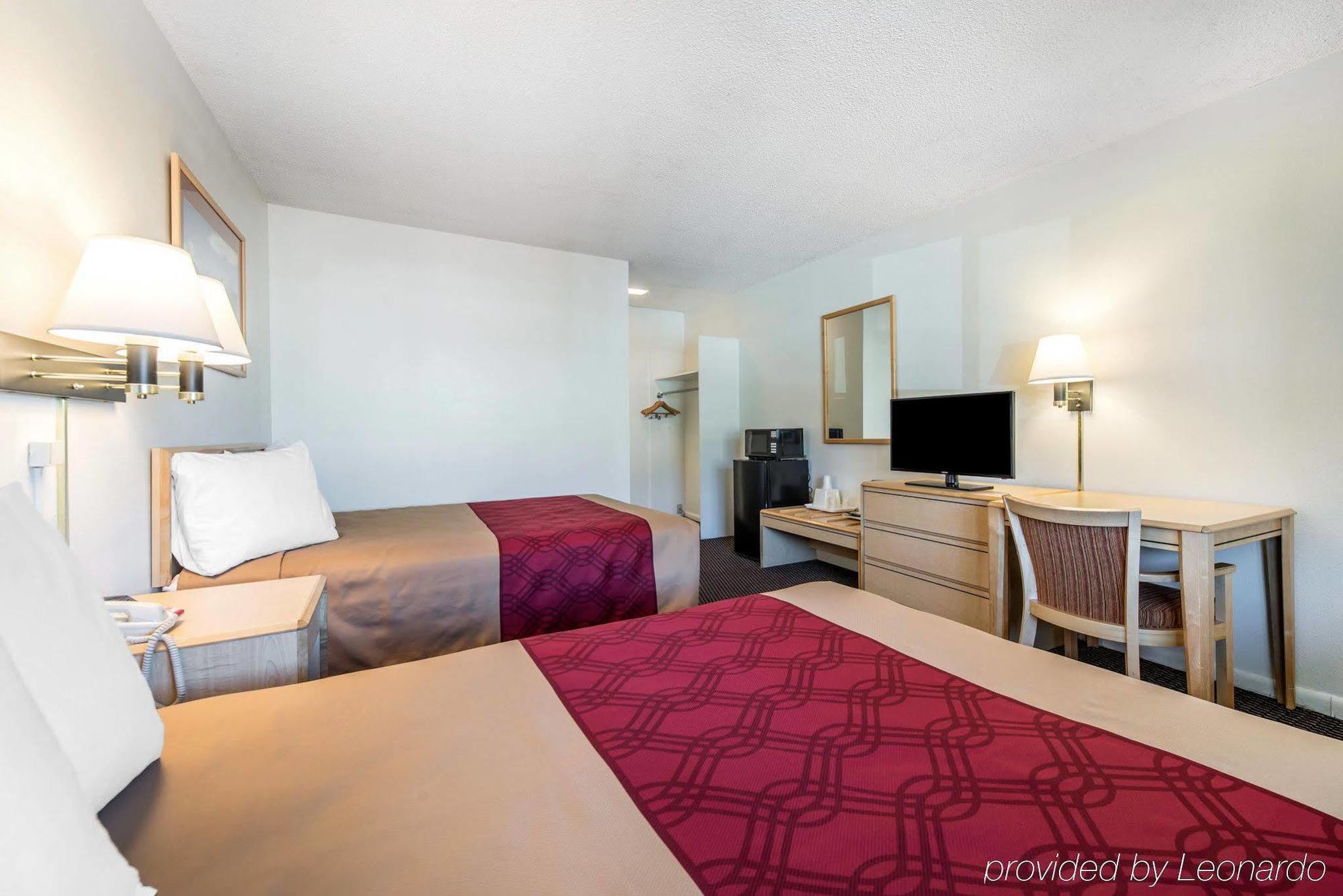 Lodge Econo Downtown Colorado Springs