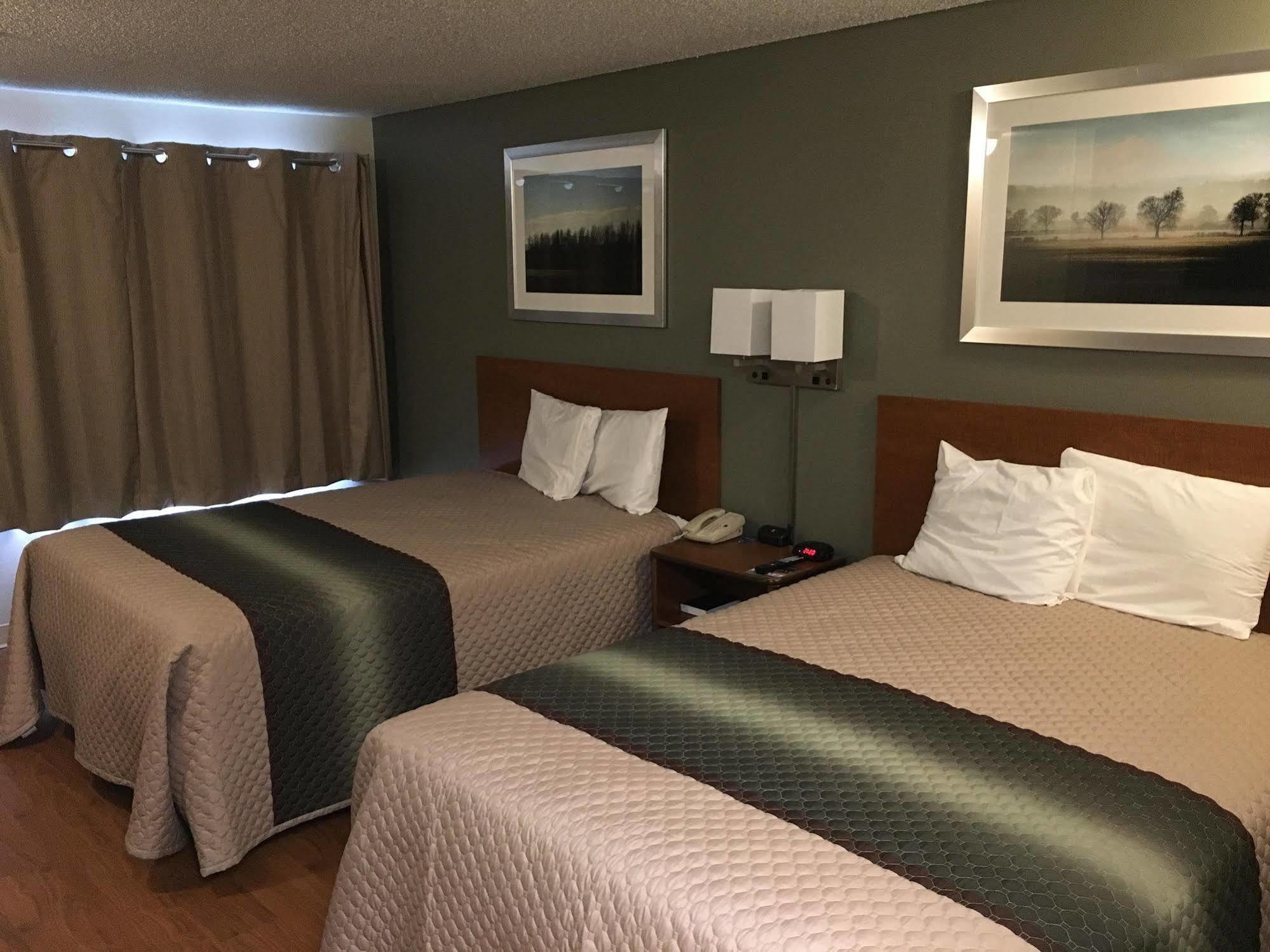 Hometowne By Red Roof - Airport Motel Colorado Springs
