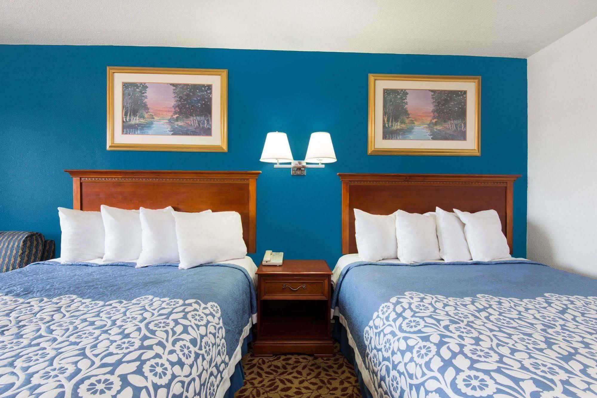 Hotel Knights 2*