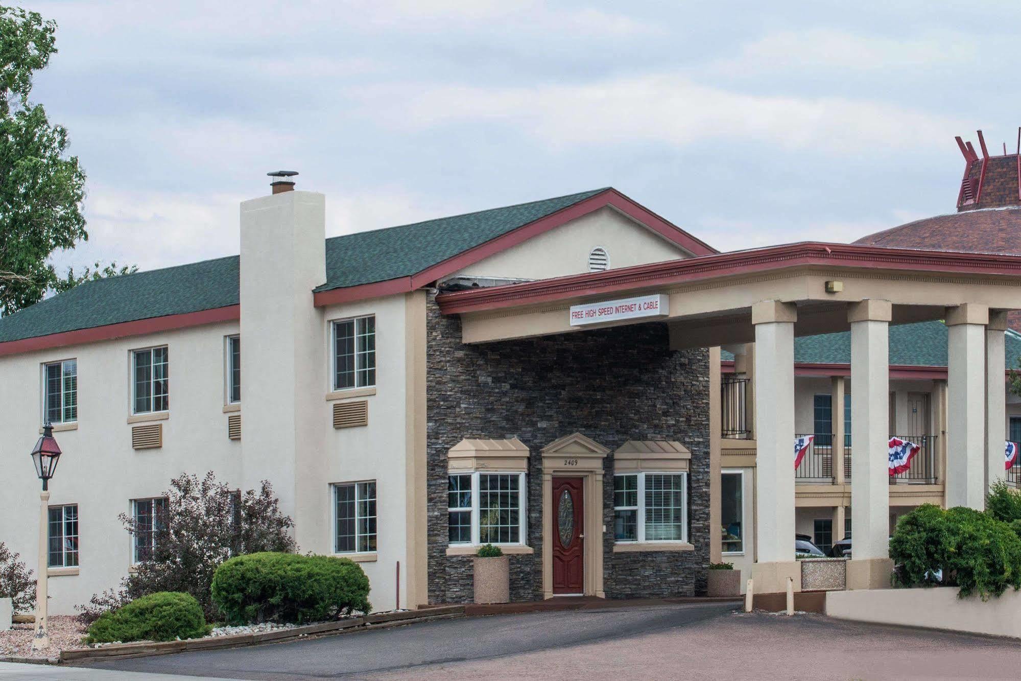 Knights Hotel