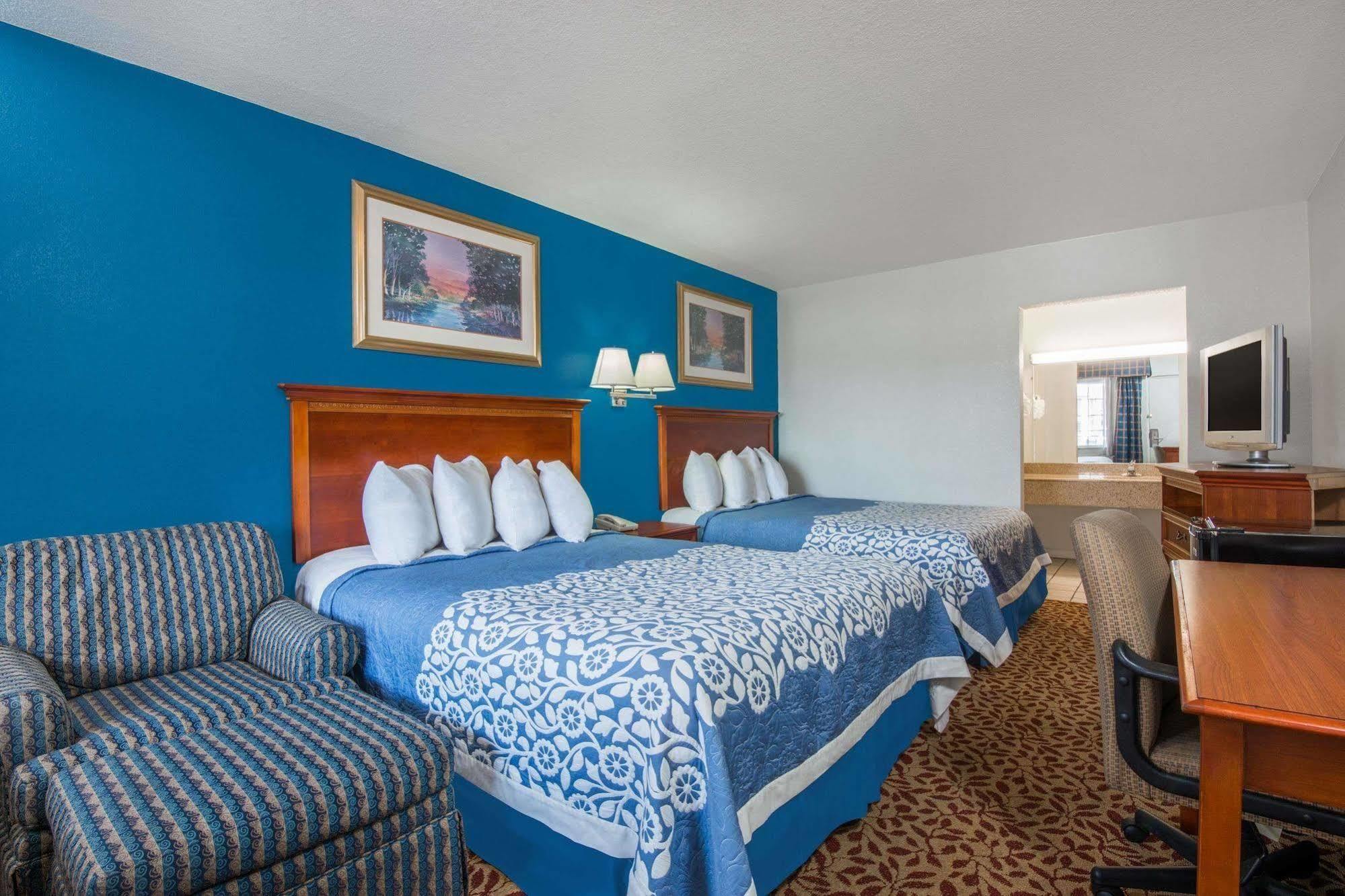 Hotel Knights 2*