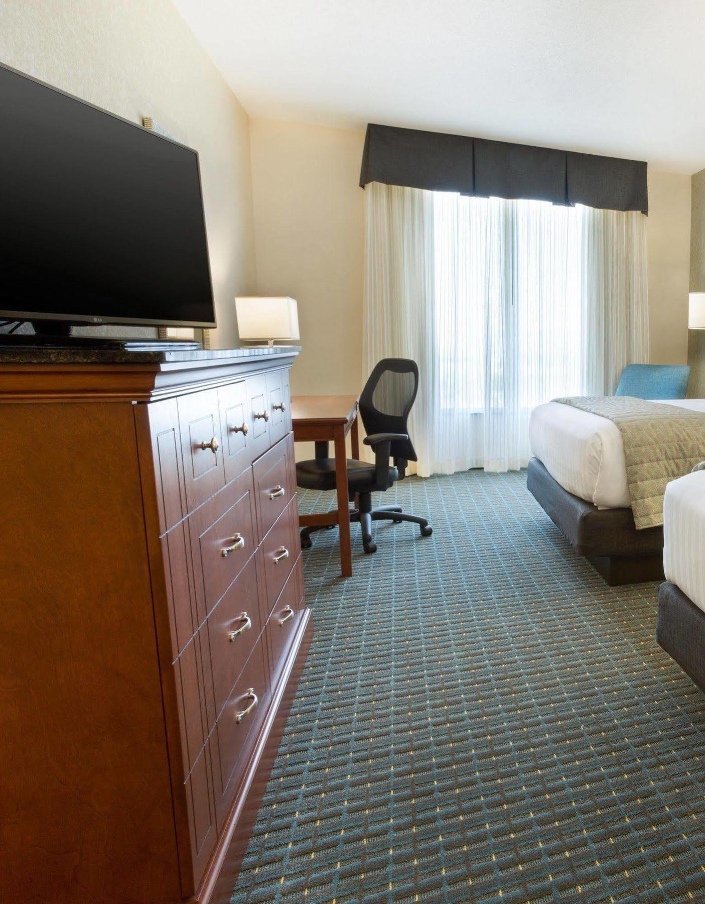 Drury & Near The Air Force Academy Hotel 3*