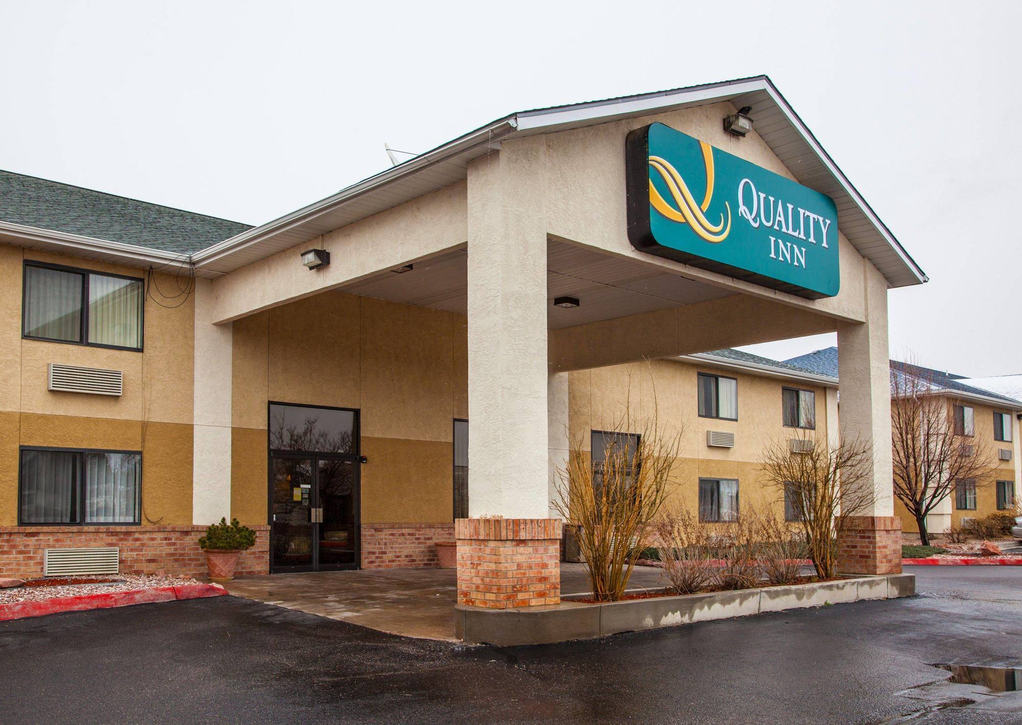 Quality Airport Inn 2*