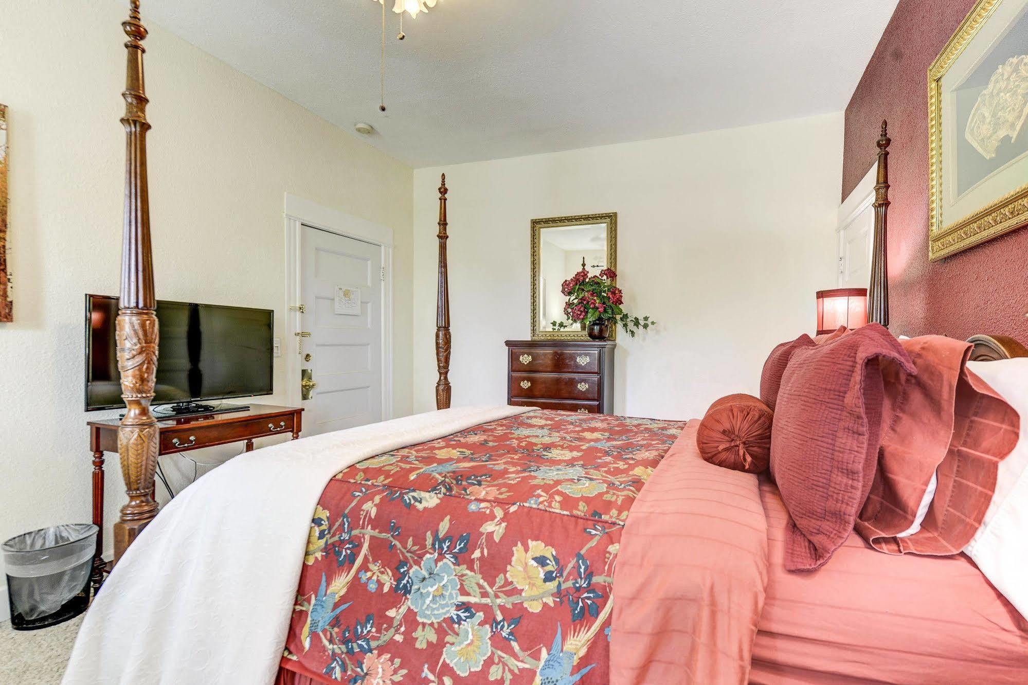 The St. Mary's Inn, 3* Colorado Springs
