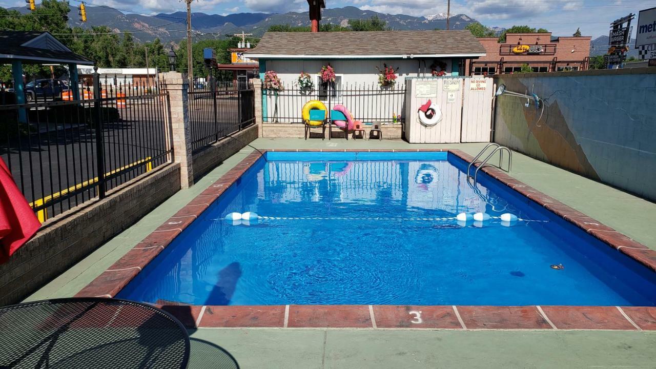 Circle S * Colorado Springs