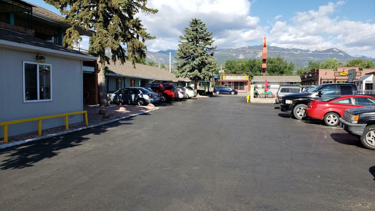 Circle S Motel