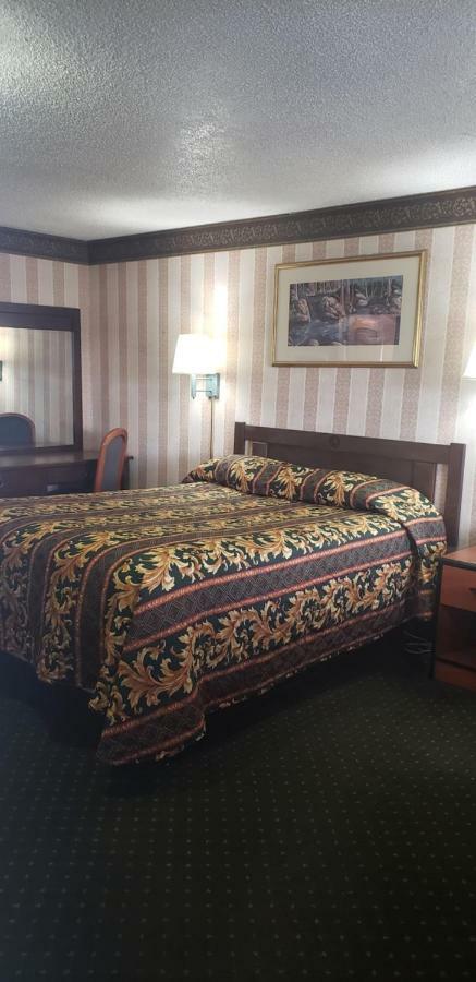Circle S Motel