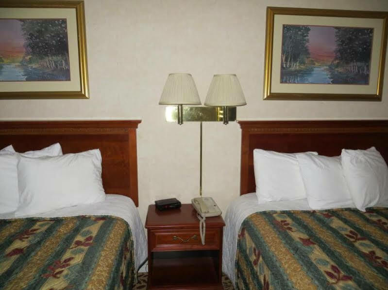 Knights Hotel 2*