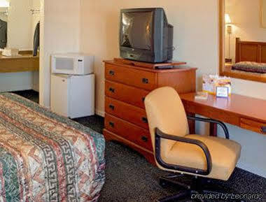 Knights Hotel 2*