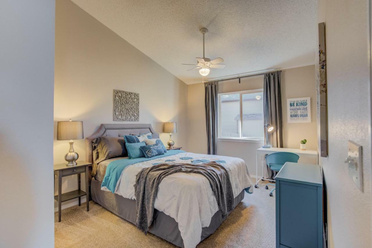 Cozy 4br House With Peak Views In *
