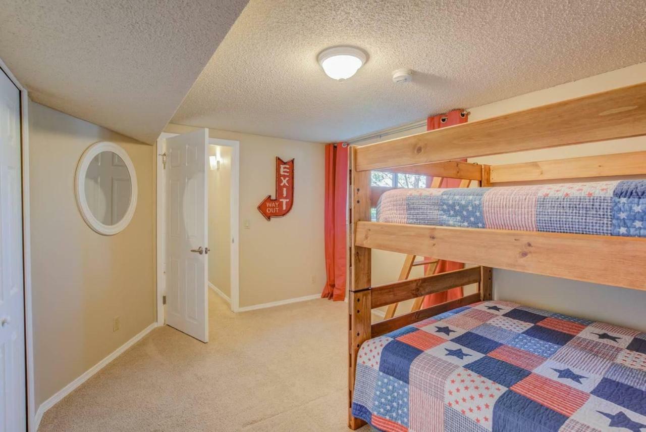 Holiday home 6br With Pool & Water Slide, Hot Tub, Peak View