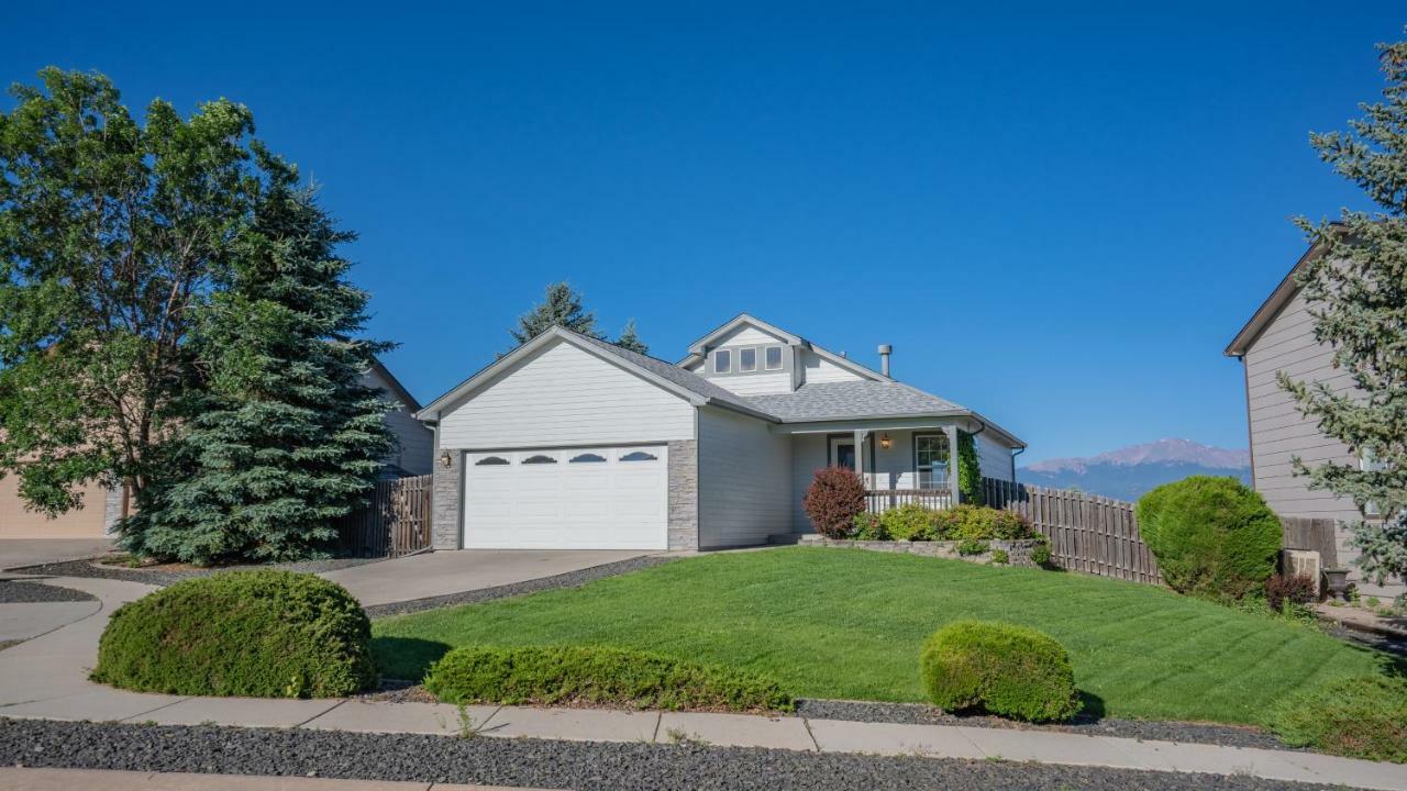 Cozy 4br House With Peak Views In