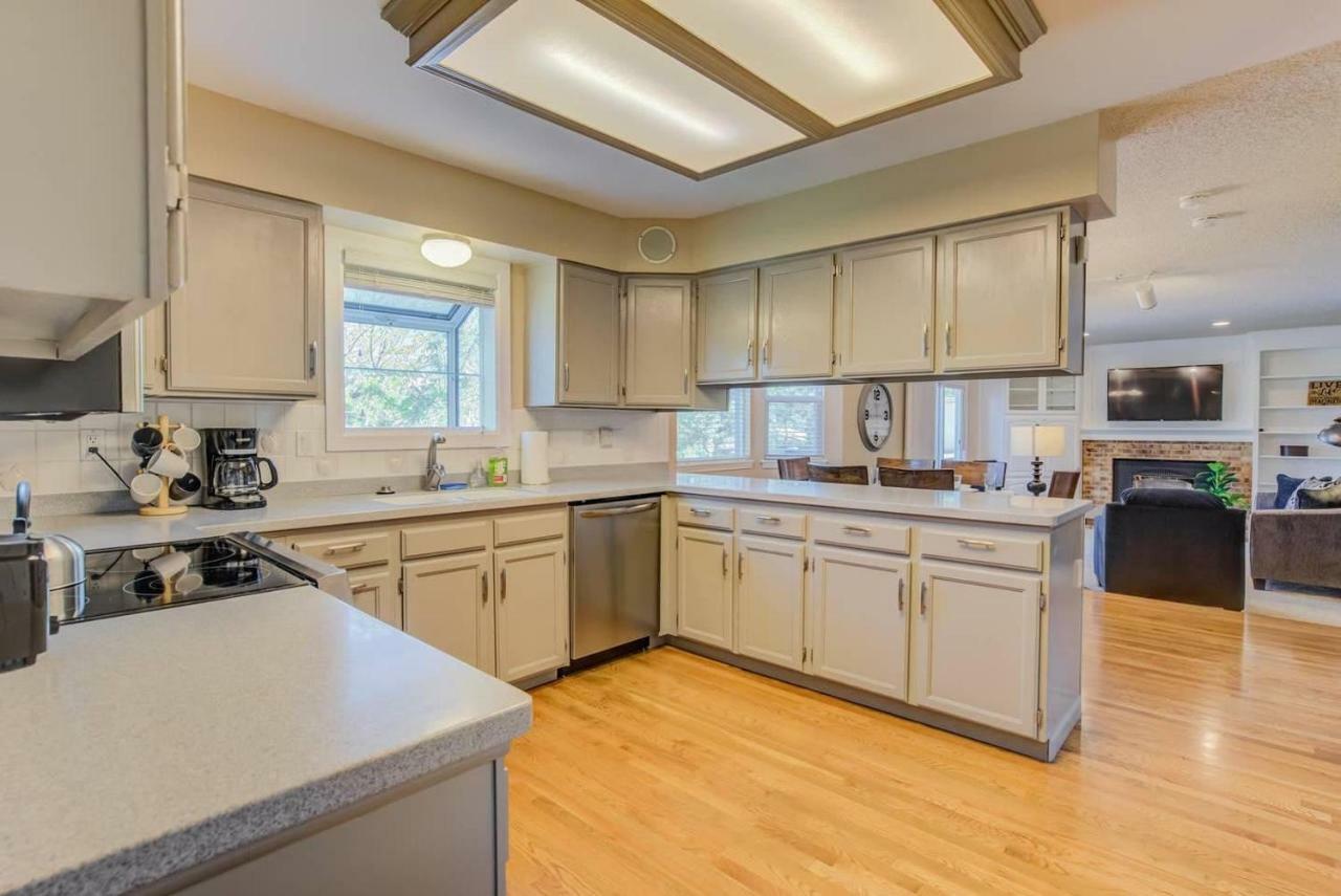 6br With Pool & Water Slide, Hot Tub, Peak View Holiday home Colorado Springs