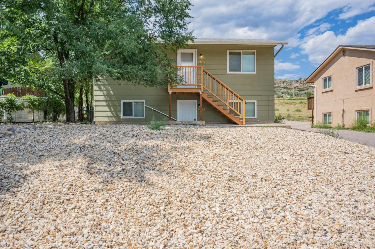 Holiday home Romantic Getaway Base Of Mountains Parks & Trails Colorado Springs