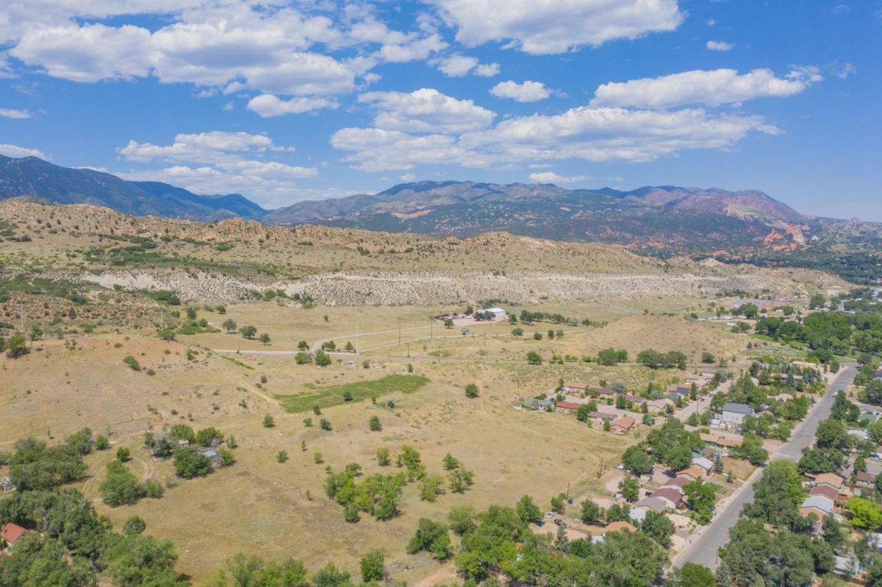 Romantic Getaway Base Of Mountains Parks & Trails * Colorado Springs