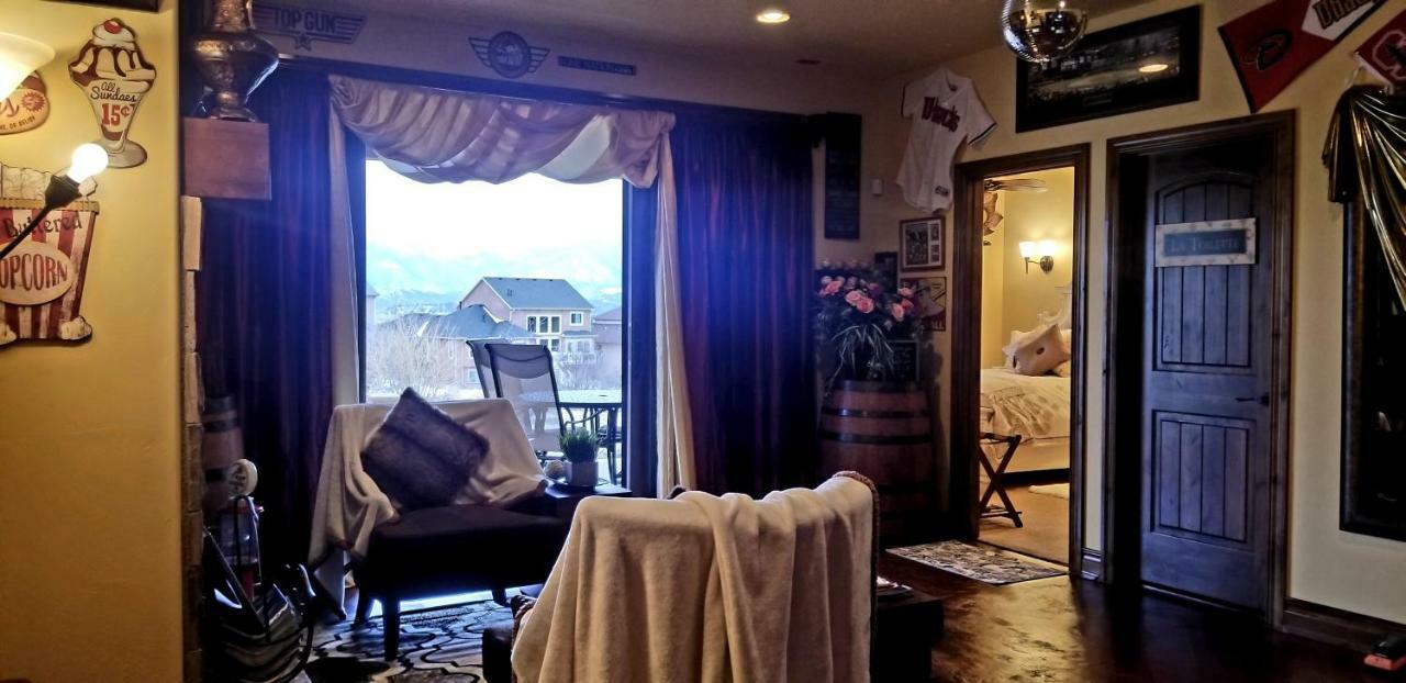 Chateau Du Pikes Peak, A Tuscany Retreat Bed & Breakfast
