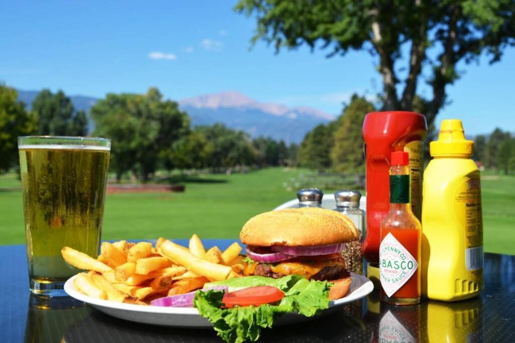 Charming Remodeled Golf Course Area *