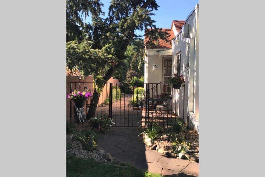 Charming Remodeled Golf Course Area * Colorado Springs