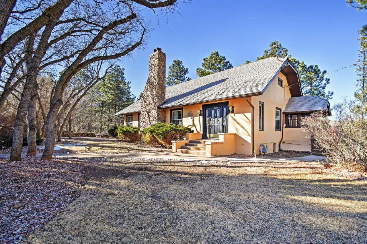 Inviting House With Spacious Deck! *