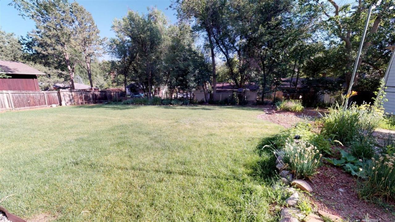 1952_woodburn_1 Holiday home Colorado Springs