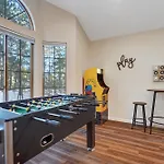 Fox Run Retreat Hot Tub & Fire Pit & Bbq