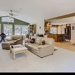 4 Bedroom 3 Bath Home With Hot Tub On 5 Acres