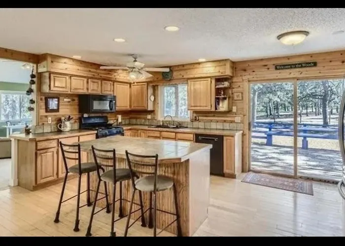 4 Bedroom 3 Bath Home With Hot Tub On 5 Acres