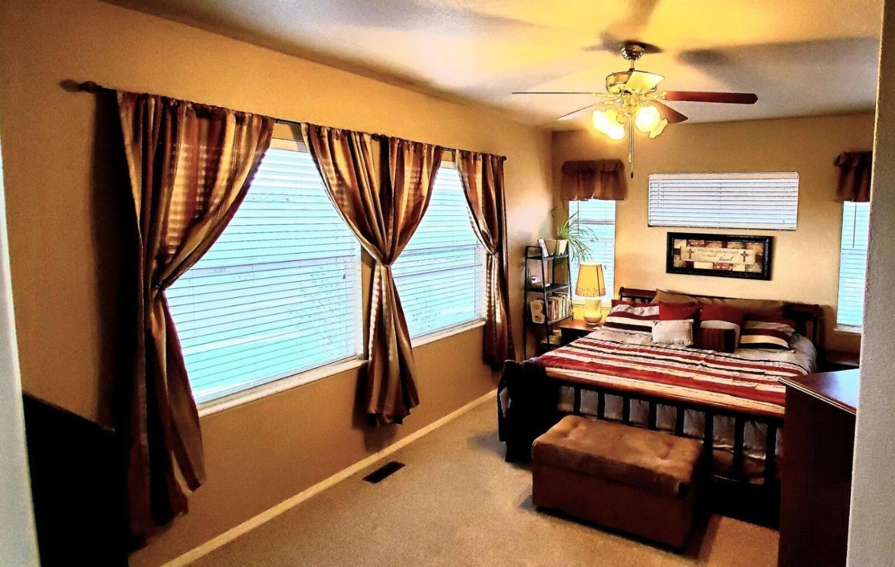 Villa Gorgeous Rancher/mtn Views/af Academy *