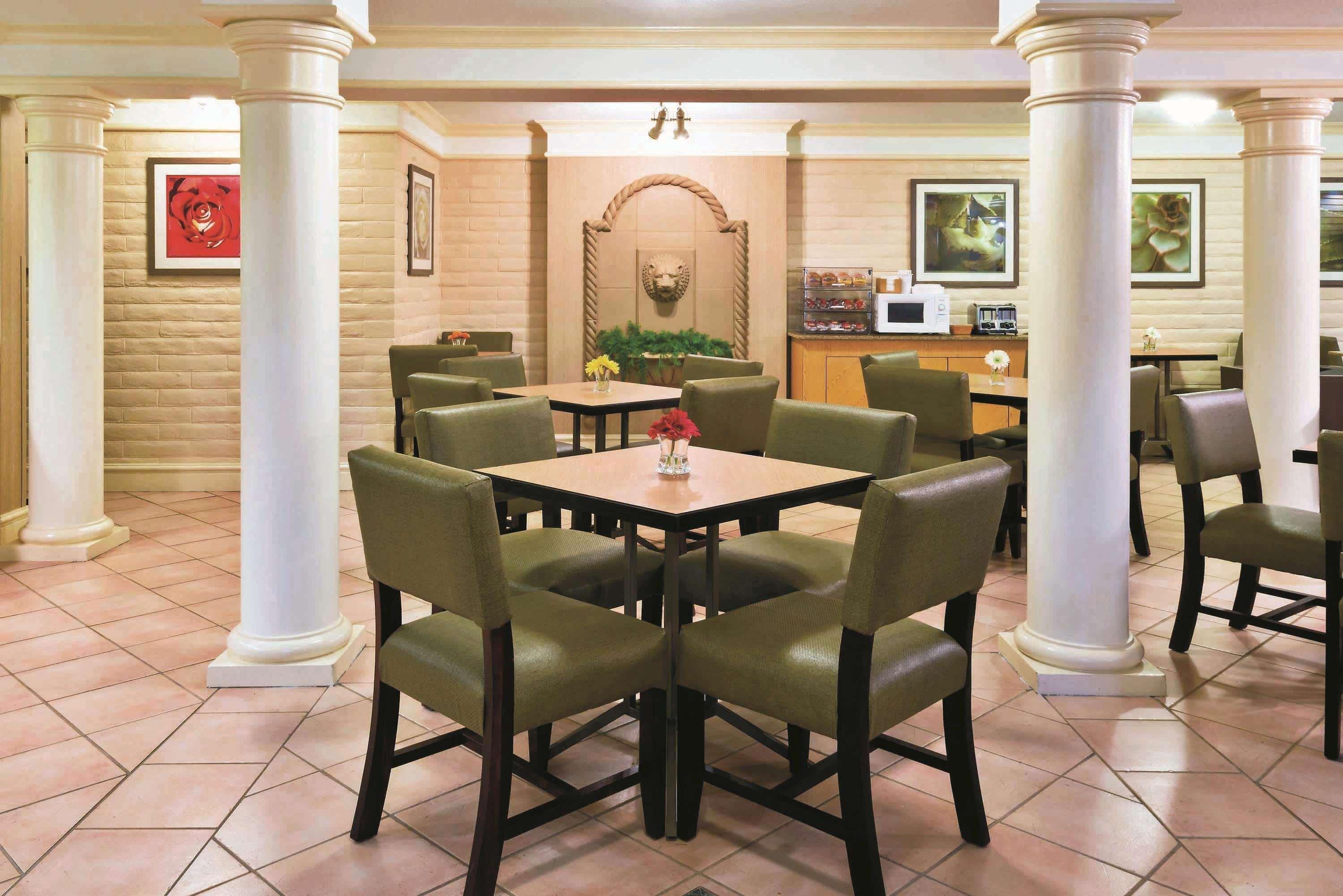 La Quinta By Wyndham Garden Of The Gods 3*