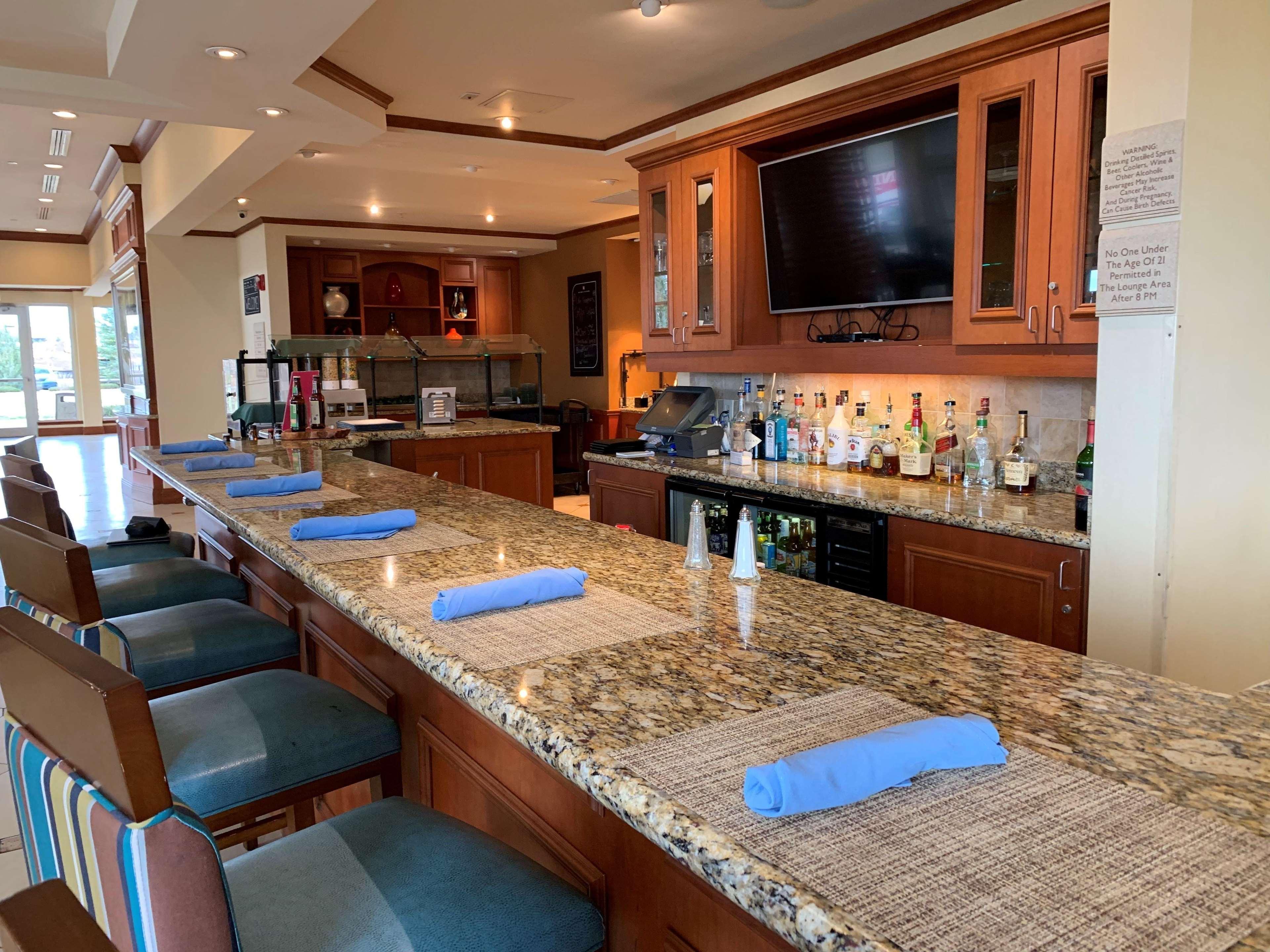Hilton Garden Airport 3*