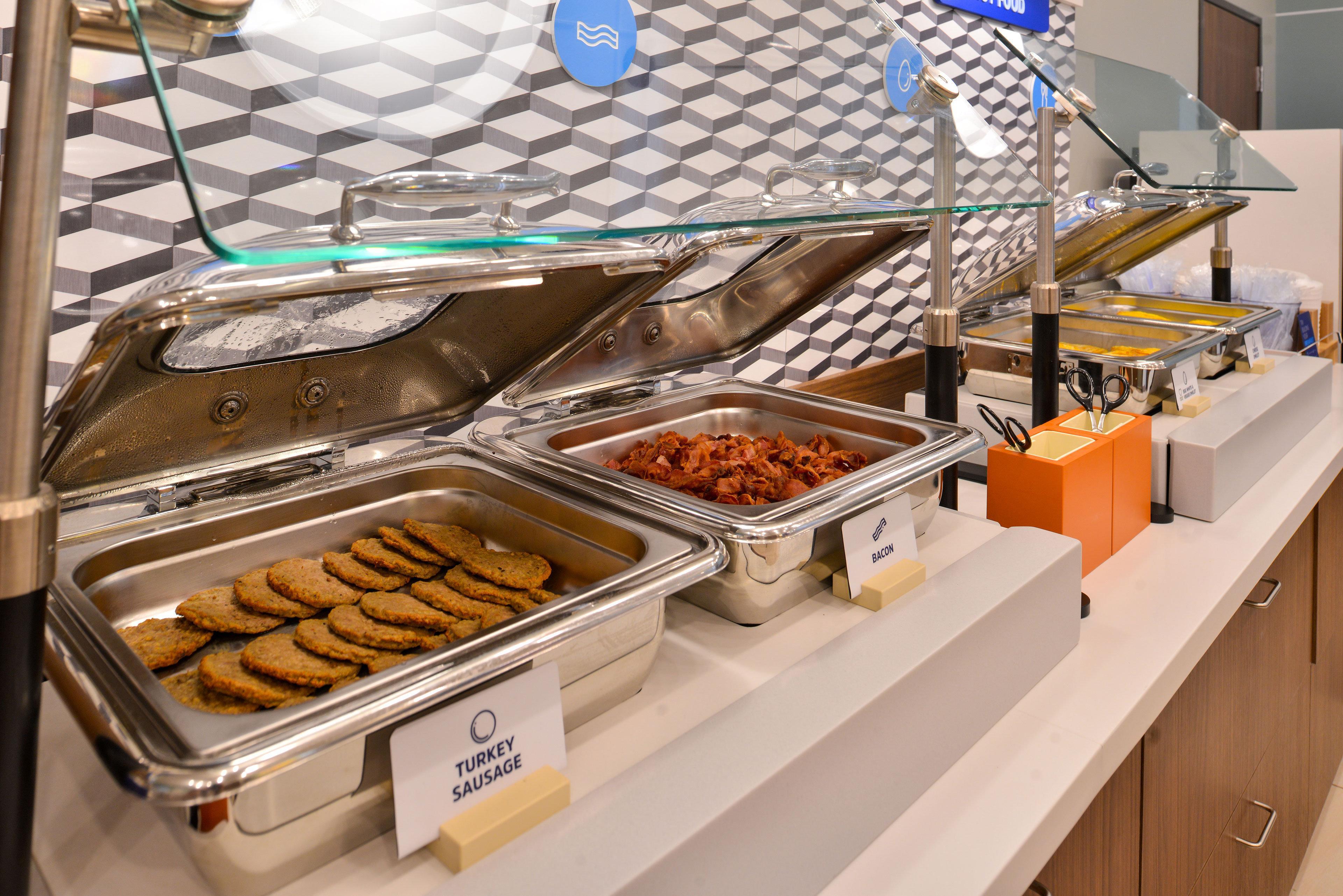 Hilton Garden Airport 3*