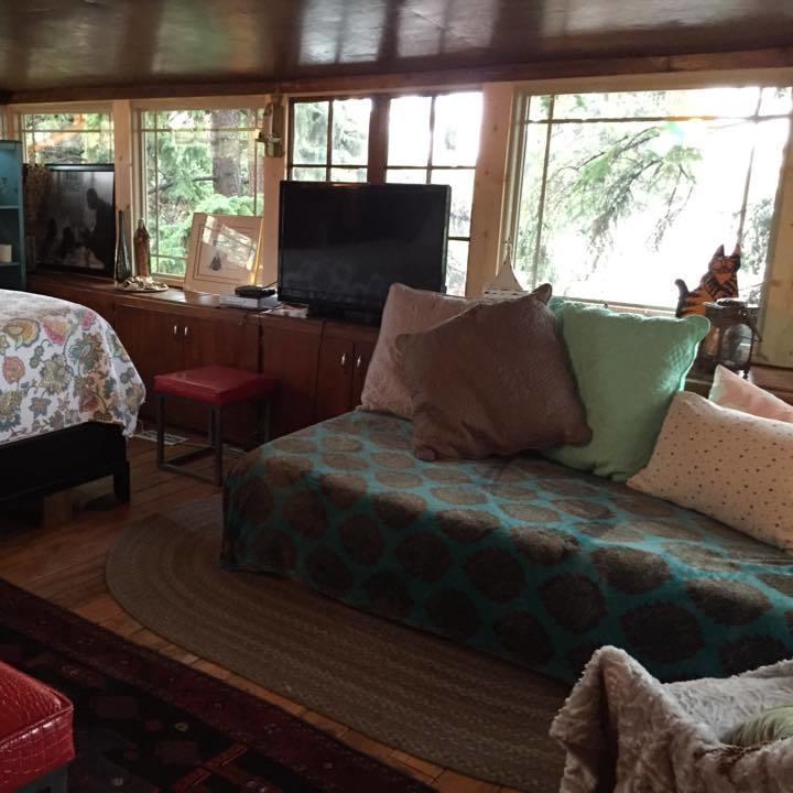 Guest house Mystic Portal 420