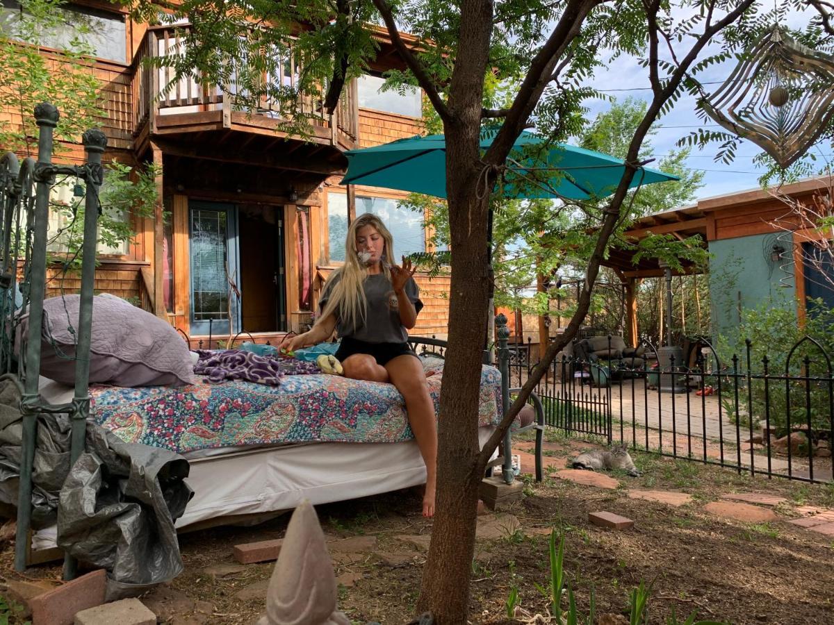 Mystic Portal 420 Guest house