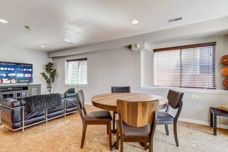 Holiday home Ac 2960sqft Mountainviews Firepit Basketball Wd Colorado Springs