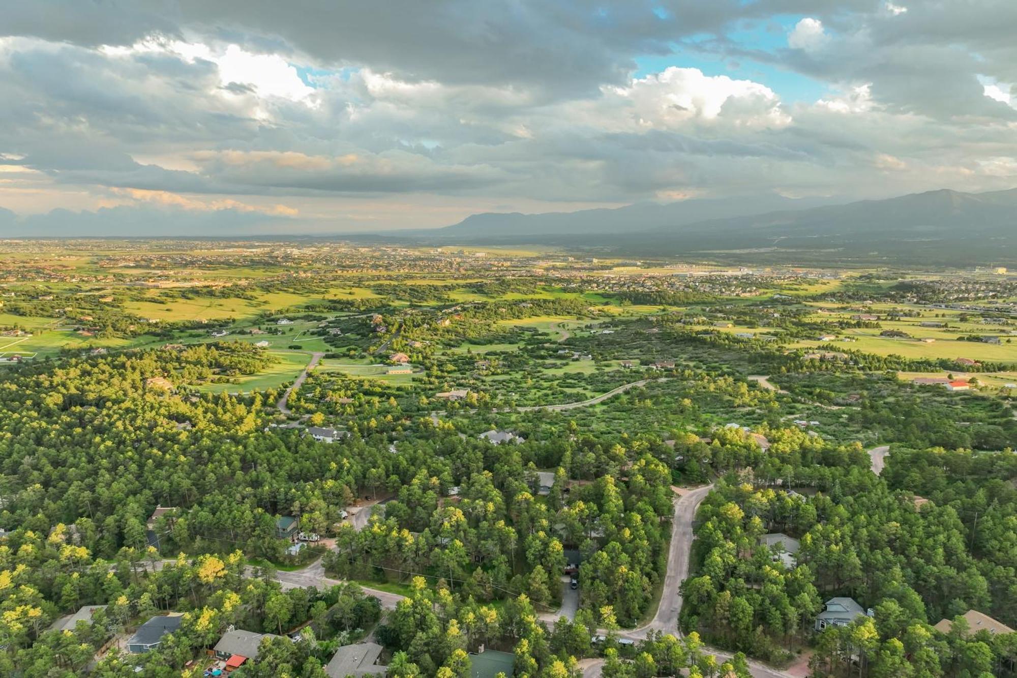 Fox Run Retreat Hot Tub & Fire Pit & Bbq Colorado Springs