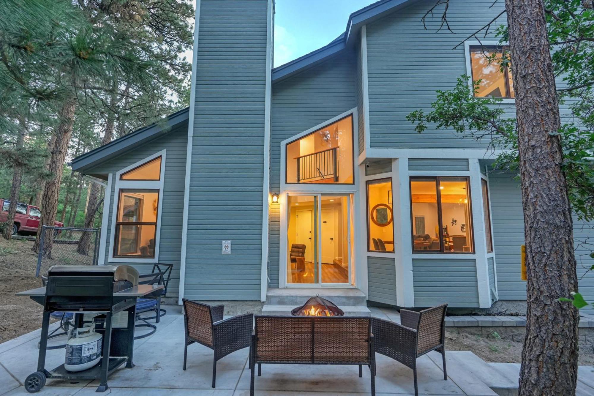 Fox Run Retreat Hot Tub & Fire Pit & Bbq Holiday home Colorado Springs