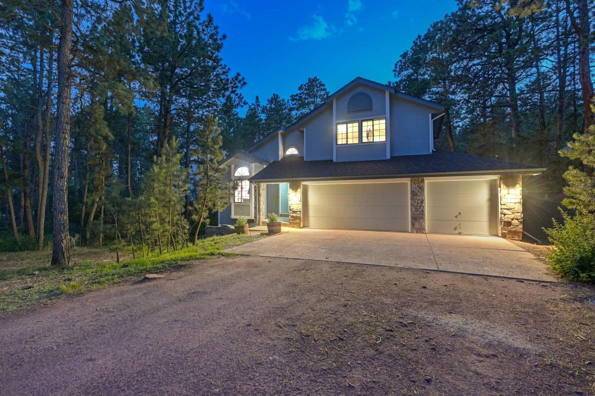 Fox Run Retreat Hot Tub & Fire Pit & Bbq Colorado Springs