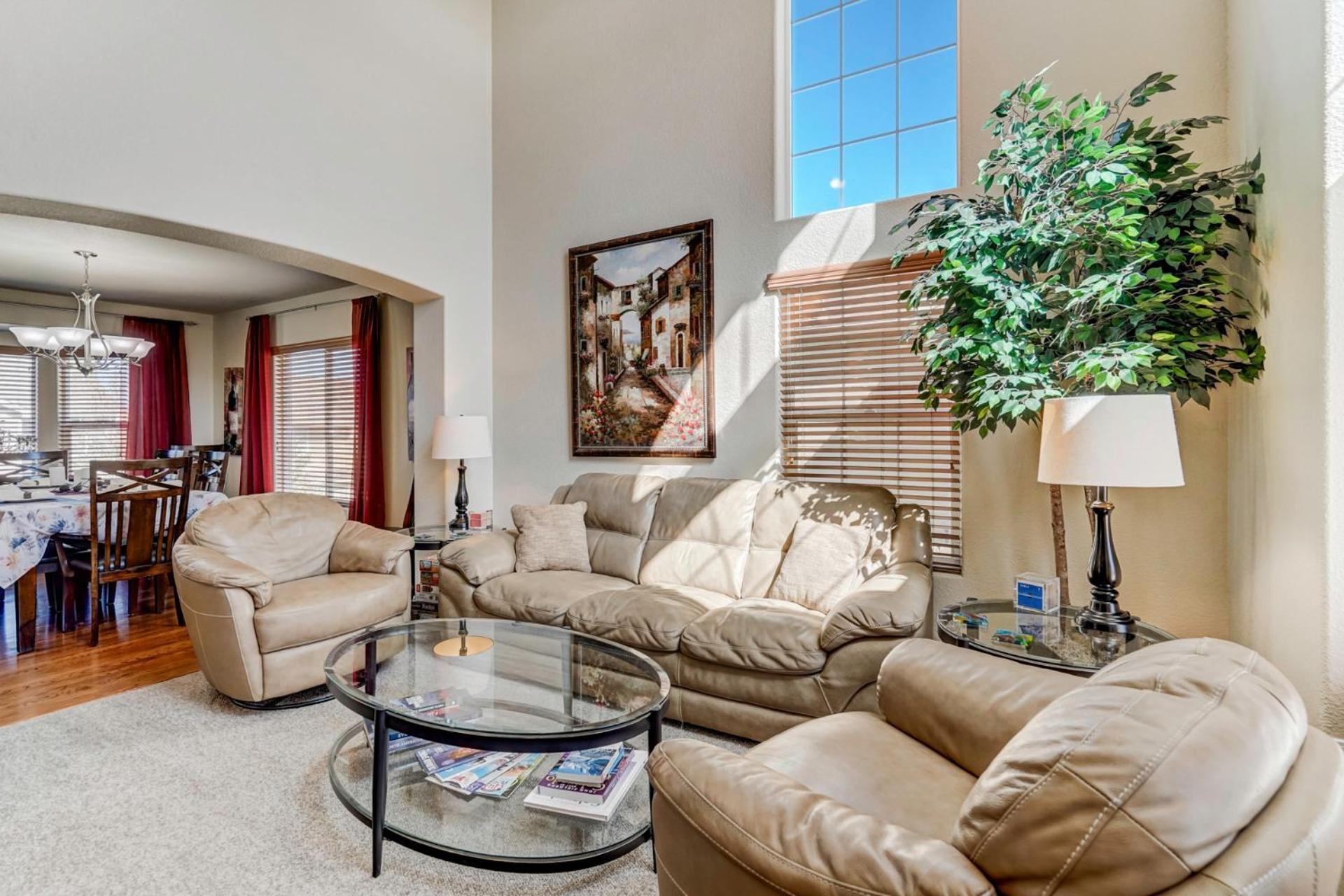 Holiday home Desirable And Spacious With Mountain Views, Deck, Grill And Yard - Walk To Coffee And Ice Cream! Colorado Springs