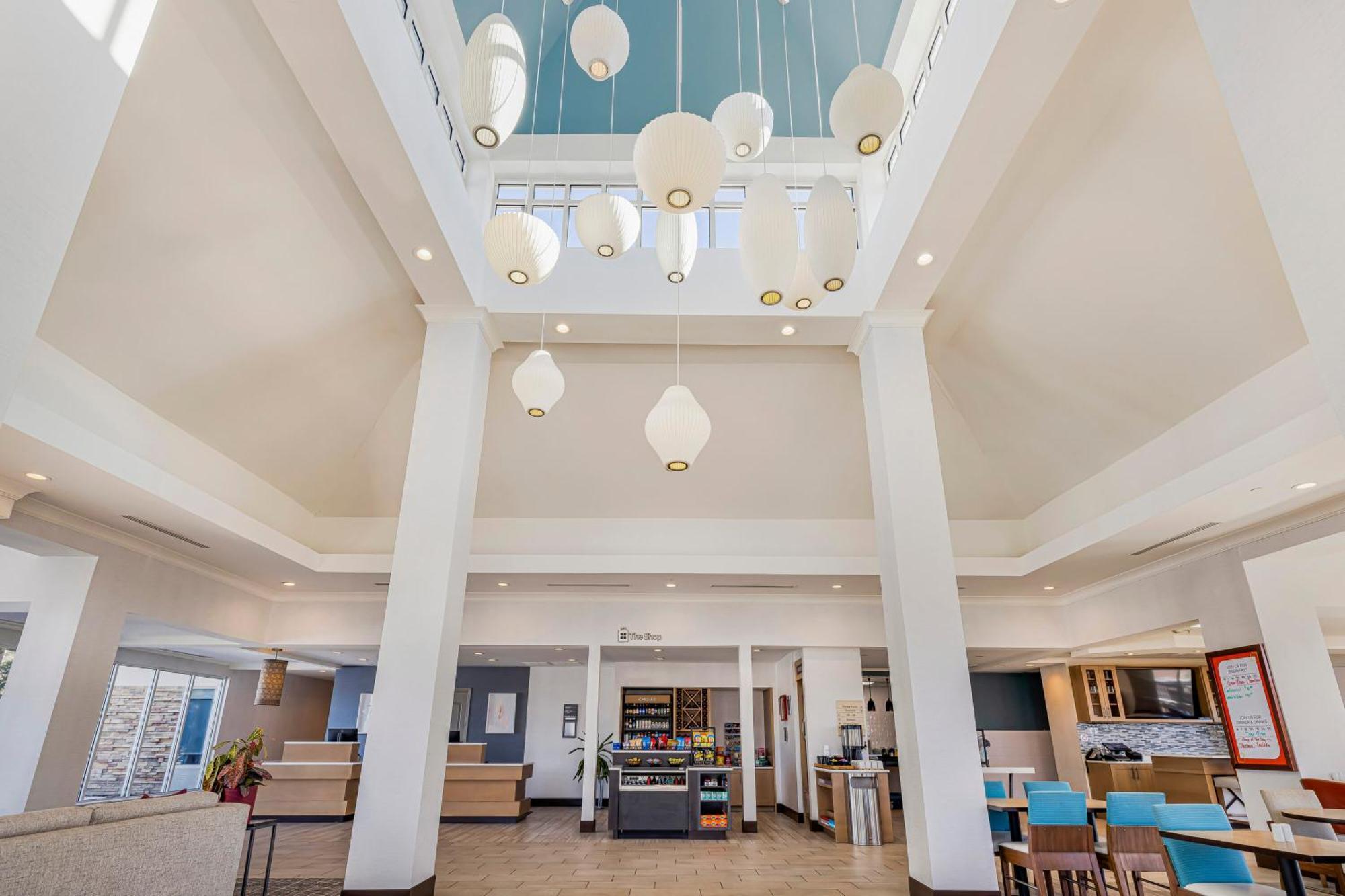 Hilton Garden Airport Hotel 3*