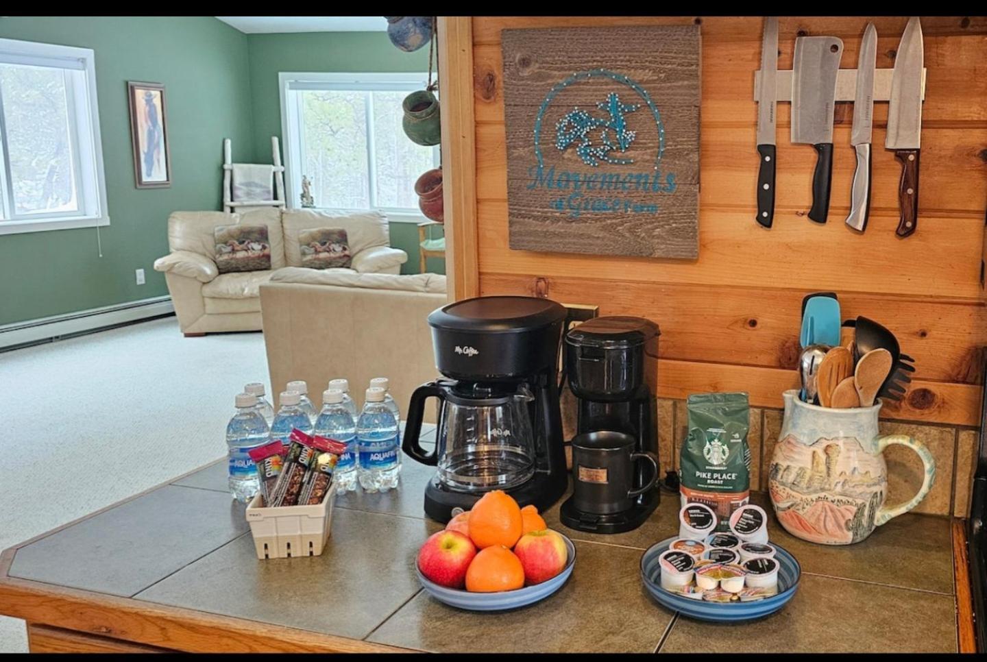 4 Bedroom 3 Bath With Hot Tub On 5 Acres Holiday home Colorado Springs