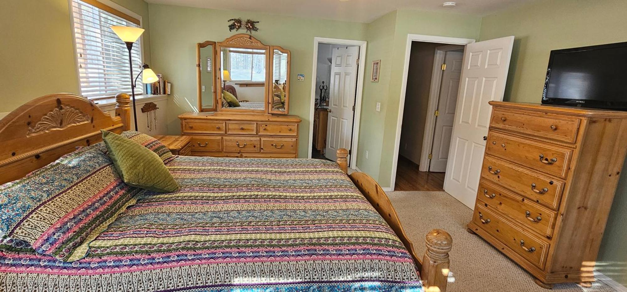 Holiday home 4 Bedroom 3 Bath With Hot Tub On 5 Acres Colorado Springs