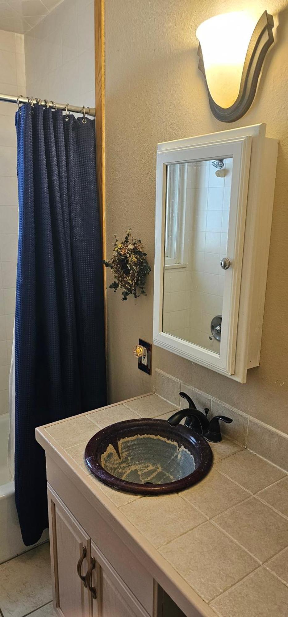 4 Bedroom 3 Bath With Hot Tub On 5 Acres