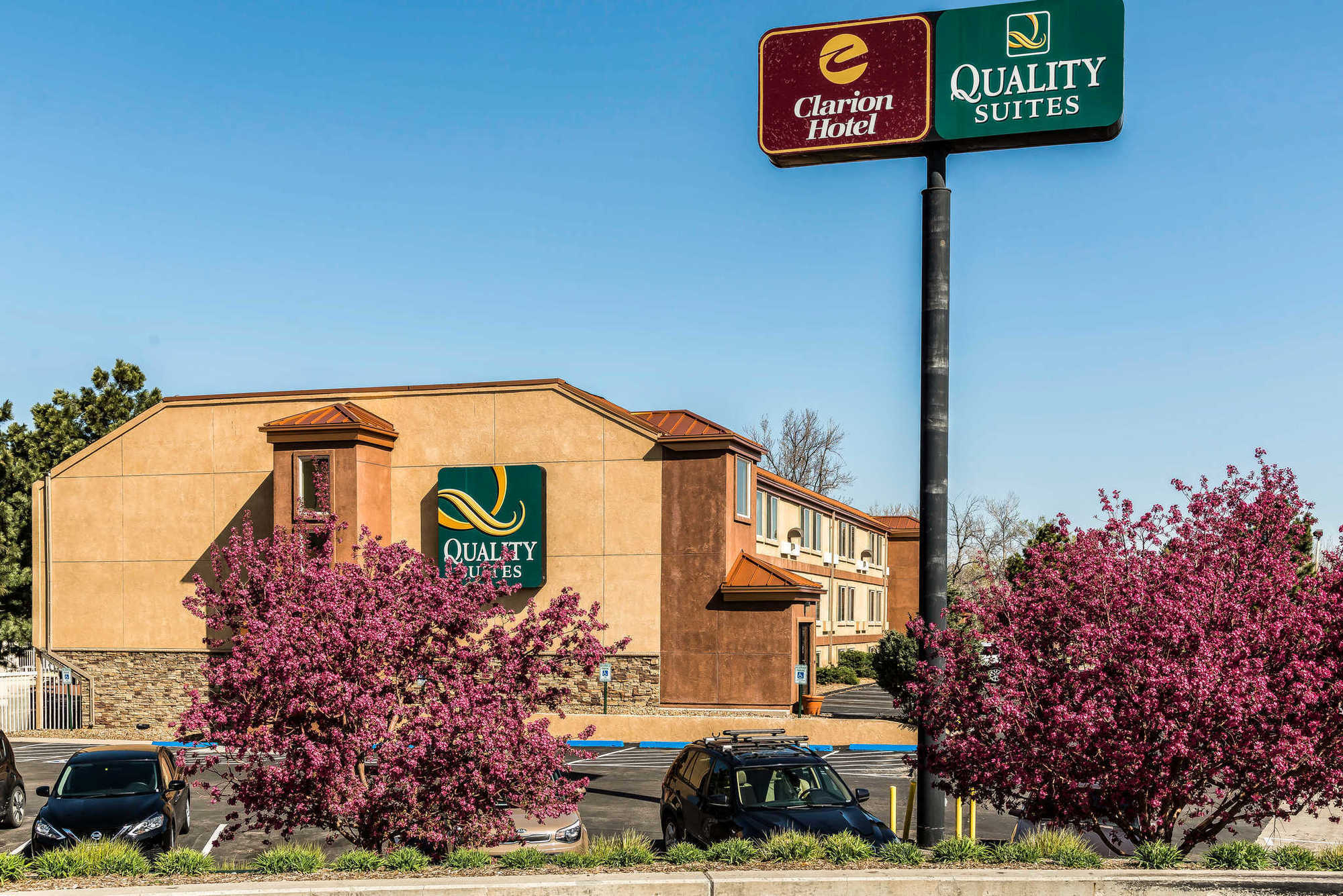 Clarion & Conference Center 3*