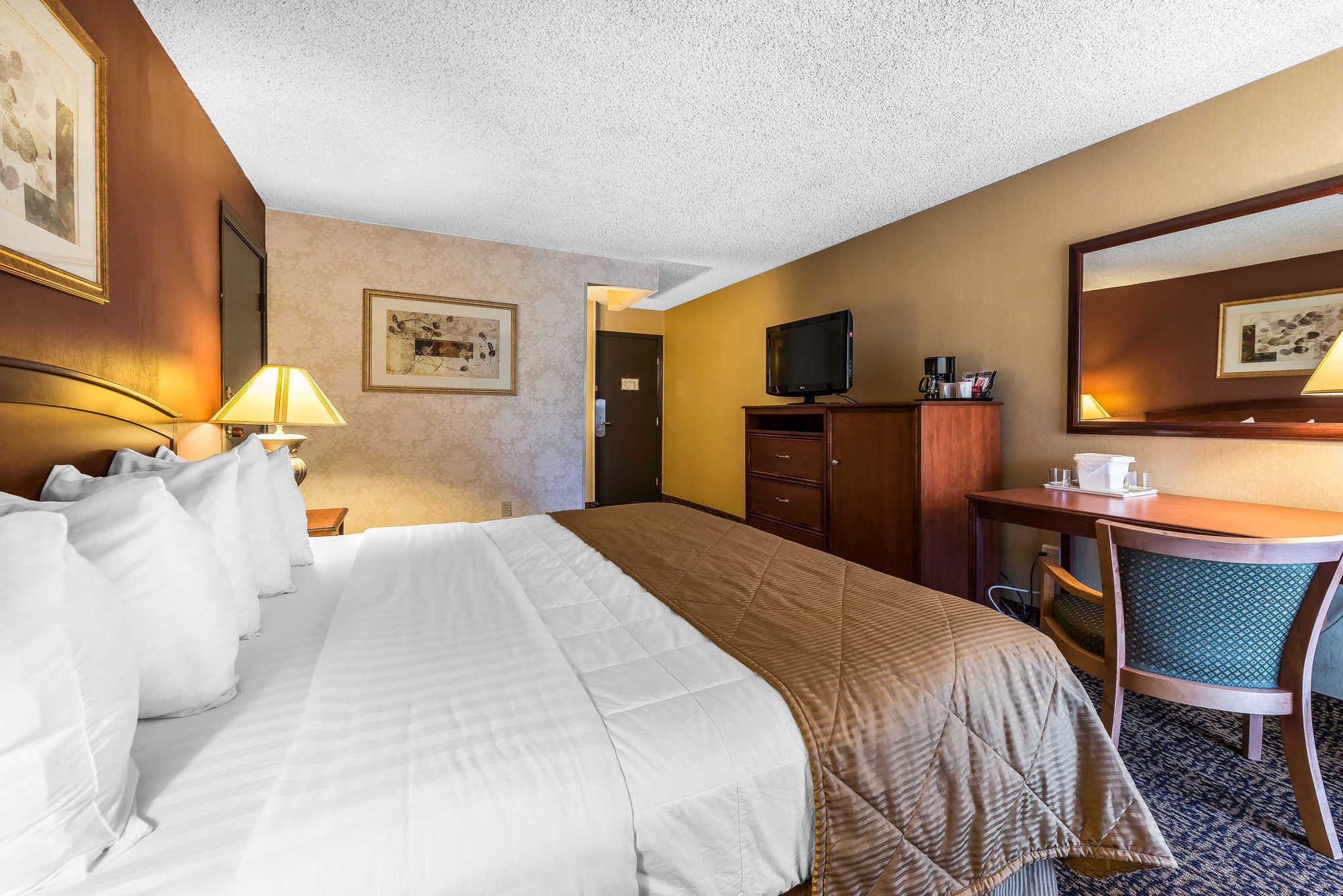 Clarion & Conference Center Hotel Colorado Springs