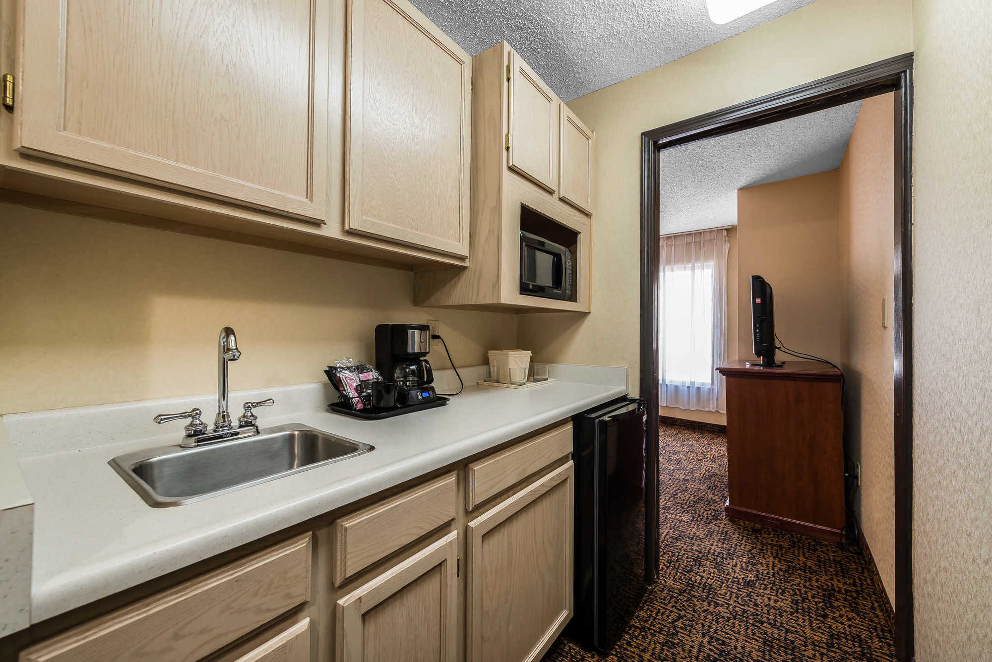 Clarion & Conference Center 3*